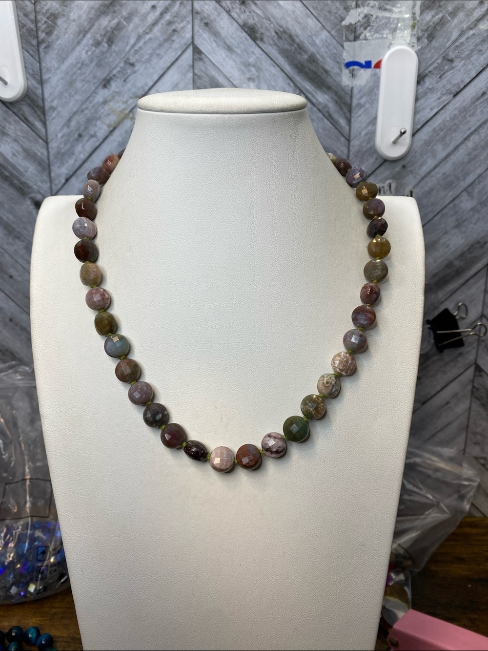 Indian Agate faceted coin 10 mm hand knotted with I8 inch necklace Aprilsplace